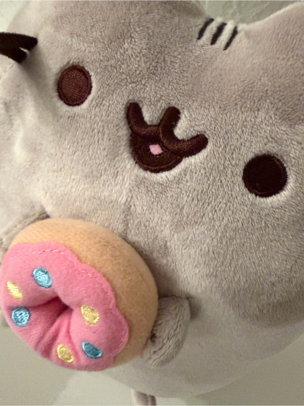 Pusheen the Cat 9" Plush Pusheen with Donut - Picture 4 of 6